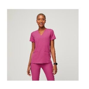 Figs electric orchid 3 pocket scrub top